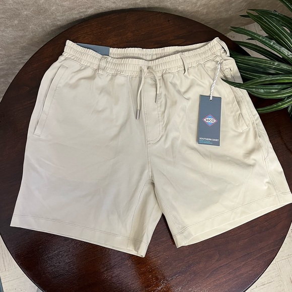The Southern Shirt Company Other - SOUTHERN SHIRT COMPMANY 5.5” Inseam Hybrid Shorts